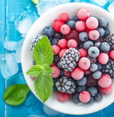 Замороженные ягоды: что из них приготовить Замороженные ягоды полезные свойства