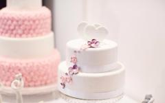 Cara membuat kue pengantin yang lezat sendiri: resep dengan foto langkah demi langkah