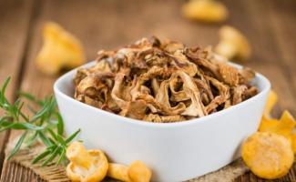 Dried chanterelles: medicinal properties, recipes, use Dried chanterelle mushrooms
