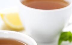 Mari kita pelajari tentang manfaat dan bahaya teh mint Mint dengan khasiat teh yang bermanfaat