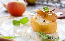Baked apples with cottage cheese in the oven